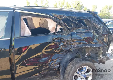 2015 Chevrolet Equinox 1Lt z USA, uszkodzony, nr VIN 2GNALBEK9F6332883